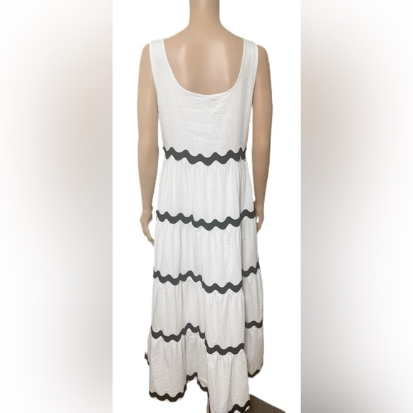 PrettyGarden Dress M White Maxi Back Trim Tiered Sleeveless Scoop Neck Summer - Picture 3 of 10